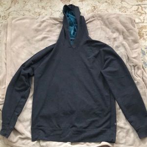 Men’s Lululemon sweatshirt